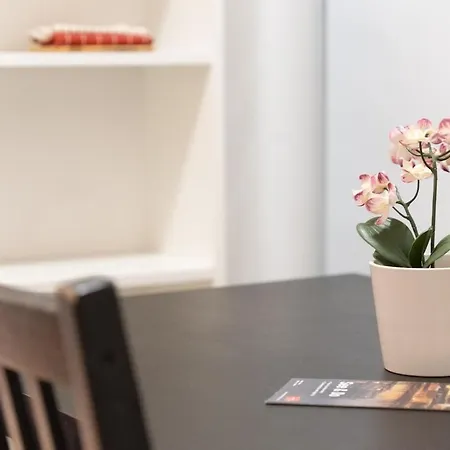 With 5 Beds & Two In The Centre Appartement Bratislava