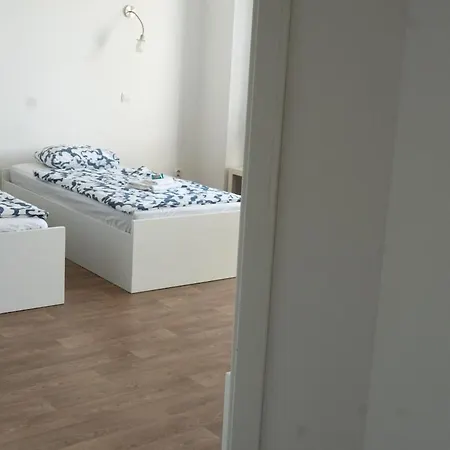 With 5 Beds & Two In The Centre Lejlighed *