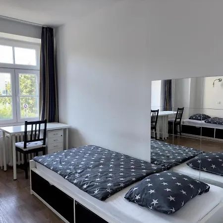 Lejlighed With 5 Beds & Two In The Centre *